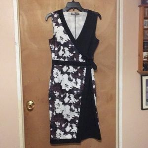 Wrap around dress size 6/8 Petite!!!